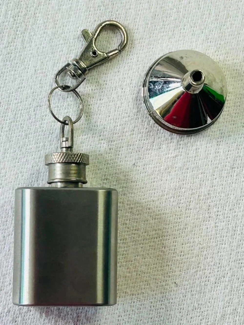 Dave & Busters 1 OZ Stainless Steel Keychain Flask with Funnel Never Used NWOT